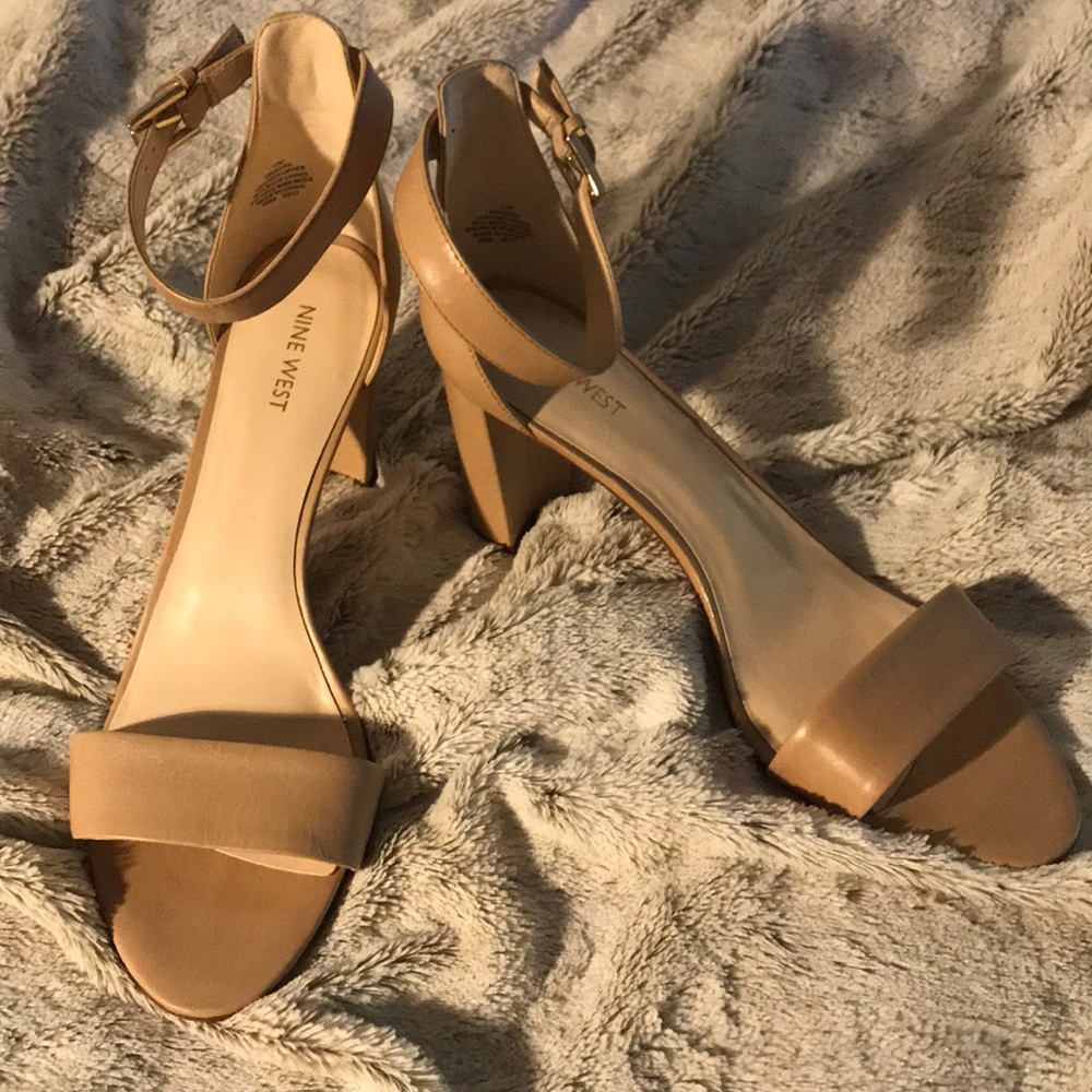 Nude Nine West Chunky Heels